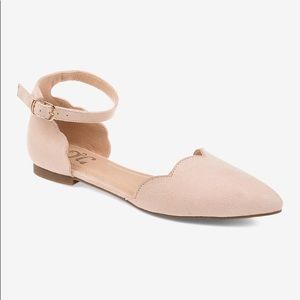 Journee Scalloped Lana Flat in NUDE